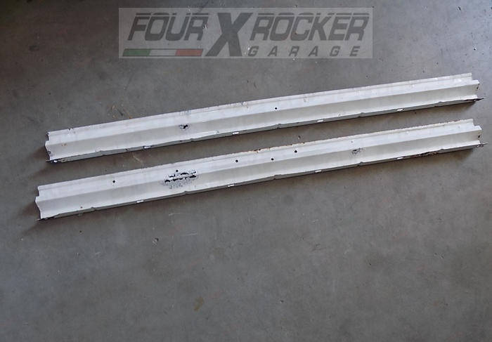 Coppia supporti fascioni sottoporta Suzuki Samurai (ponti larghi)