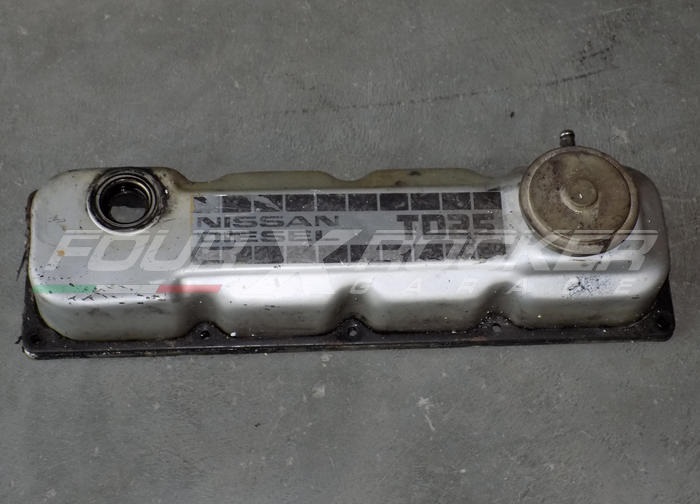 Coperchio punteria Nissan King Cab D21 2.5td