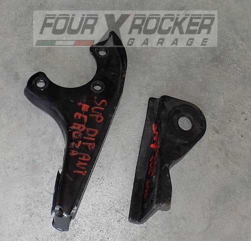 Coppia N°2 staffe supporti differenziale anteriore Daihatsu Feroza 1.6
