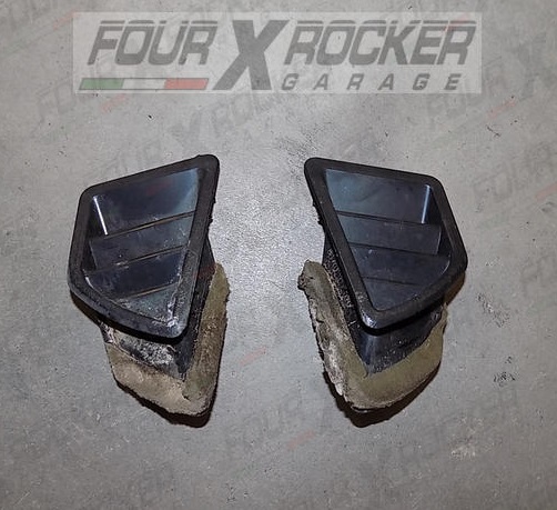 Coppia diffusori laterali aria stufa clima cruscotto Nissan King Cab D21