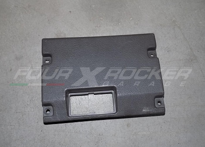Cover modanatura bocchettone aria stufa inferiore SX (lato guida) 68920 01G00 Nissan King Cab D21 - GRIGIO