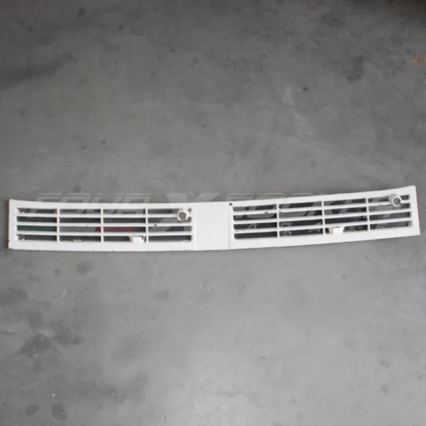 Gocciolatoio griglia sotto parabrezza 8955008833 Jeep Cherokee XJ