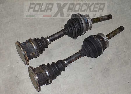 Semiassi + giunti anteriori Nissan King Cab D21