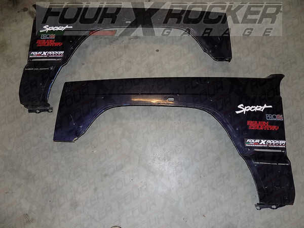 Parafango anteriore DX (lato passeggero con profili tagliati circa 2.5cm ) Jeep Cherokee XJ 97>01